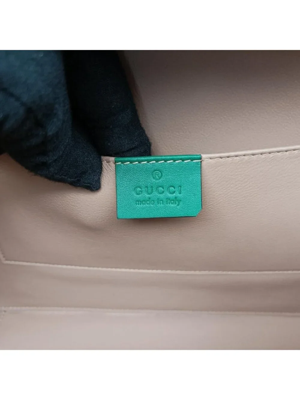 ★SOLD★ Gucci Sylvie Green Patent Shoulder - Picture 10 of 15
